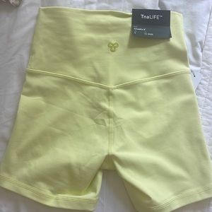 NWT Aritzia TNA Bike Shorts